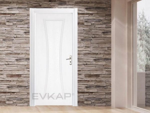 Puerta interior asimétrica con paneles lisos