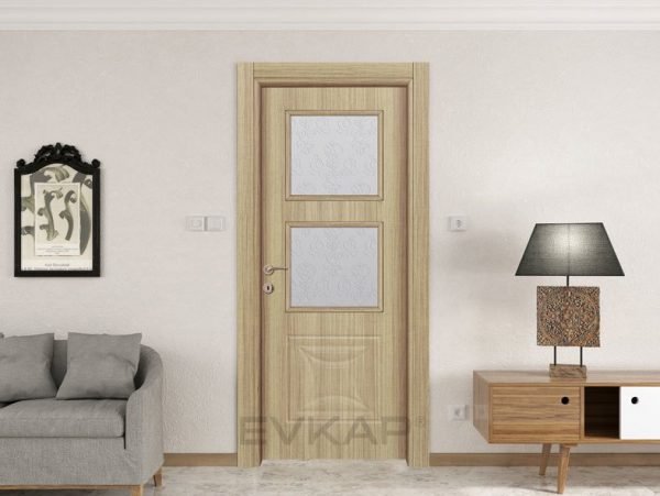 Puerta interna de PVC de 3 paneles semiesmaltada de madera