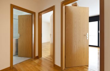 what are the laminate doors and features